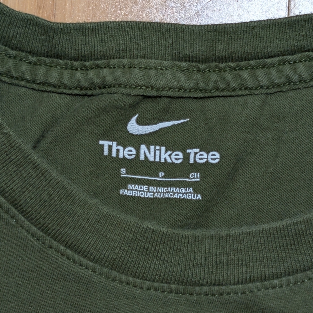 Nike Green T-Shirt - Picture 3 of 3